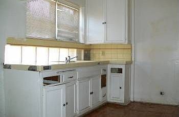 5th image of 3009 W 81st St