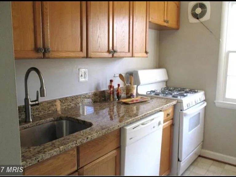 9451 Fairfax Blvd #202 — Photo 8
