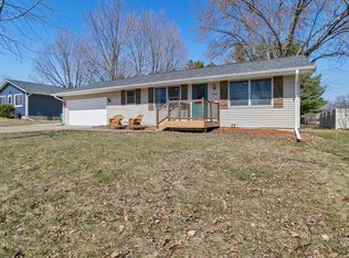 1003 Roosevelt St, River Falls, WI 54022