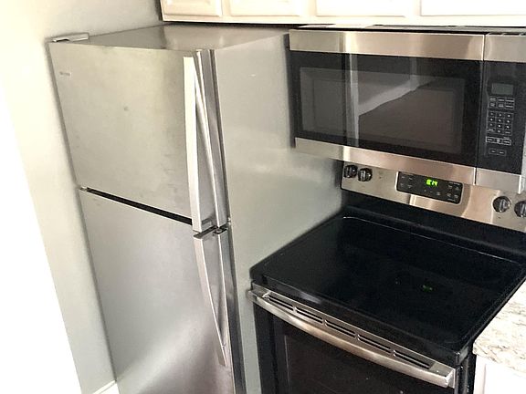 4th image of 420 Walnut Ave S #11204048