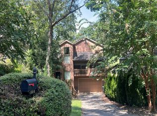 10210 Kinross Rd, Roswell, GA 30076