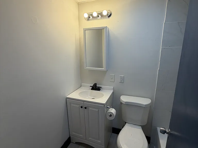 55 Green St #8 — Photo 15
