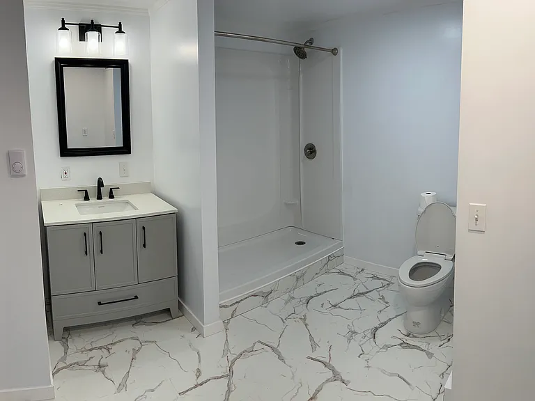 137 W Aaron Dr — Photo 6