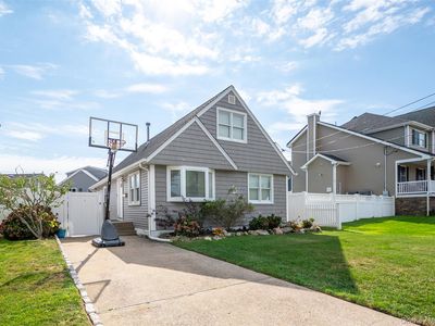 437 Little East Neck Road S, Babylon, NY, 11702