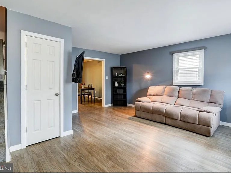 126 Marion Ter #1 — Photo 4