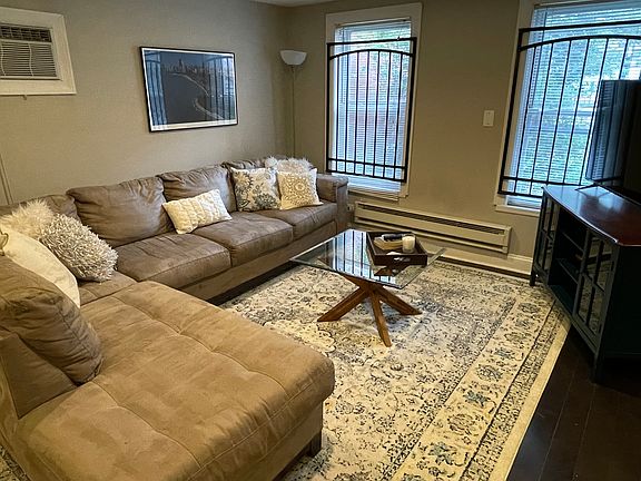 3rd image of 2509 N Halsted St #G