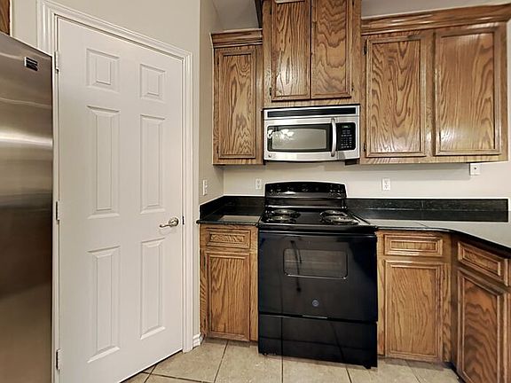 4th image of 3126 Alta Gigonella St