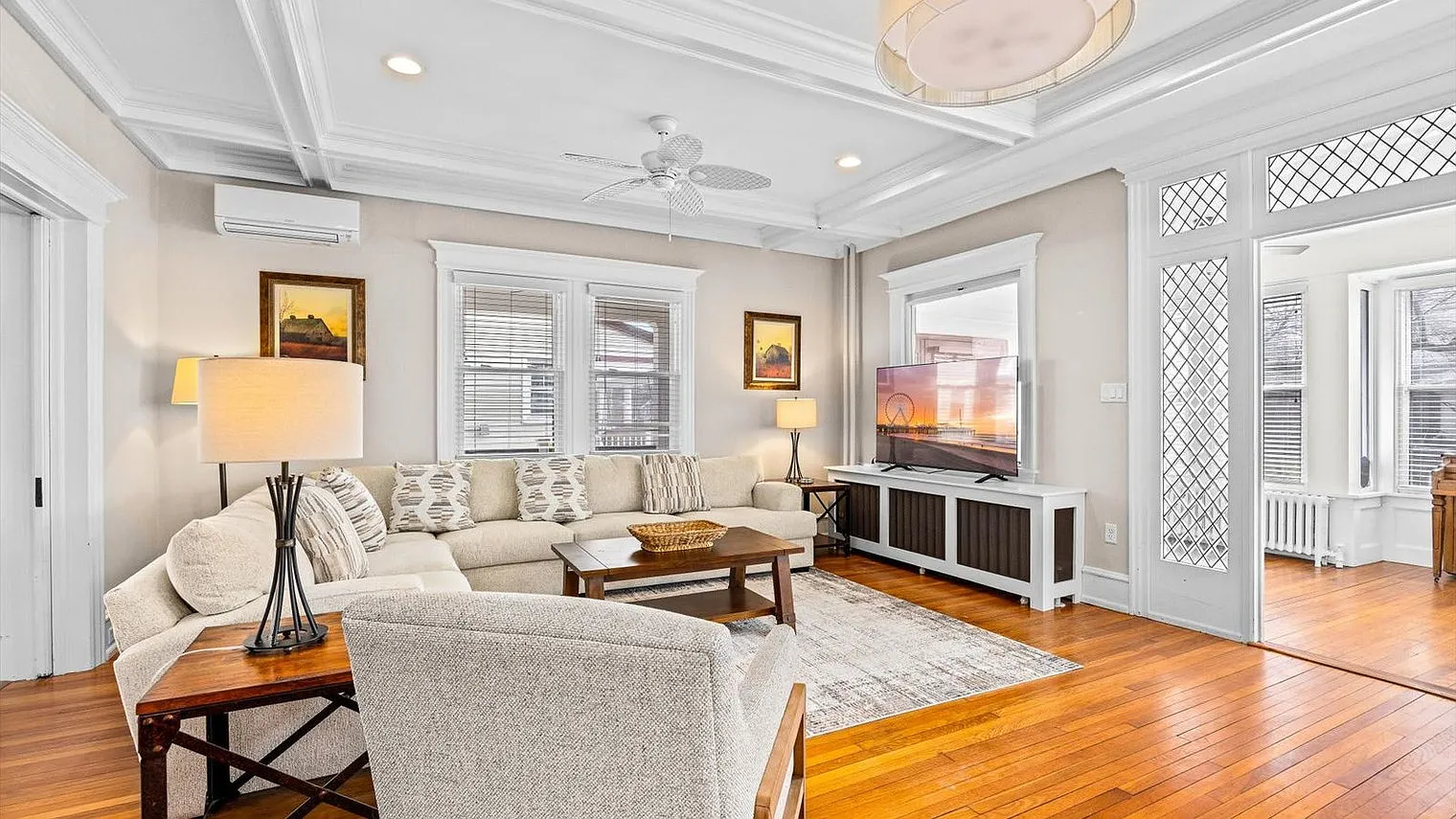 6 bed, 4.0 bath, $13,877 — Photo 3