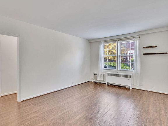5th image of 220 N Thomas St #2203