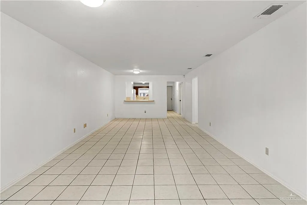 2 bed, 2.0 bath, 1315 sqft, $1,400 — Photo 2