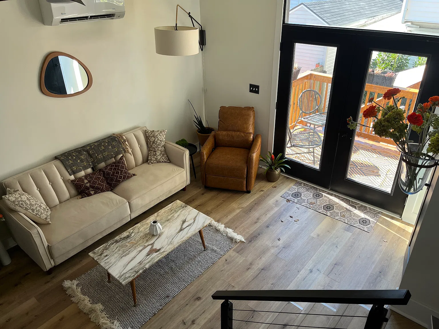 1 bed, 1.5 bath, 1000 sqft, $2,500 — Photo 3