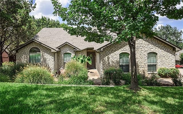 1st image of 5131 Fairway Cir