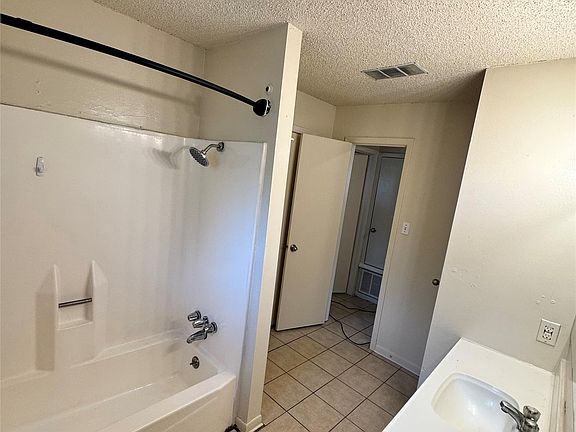 5th image of 1626 Royal Hill Dr #B
