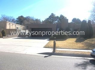 9104 Camino Del Sol NE, Albuquerque, NM 87111
