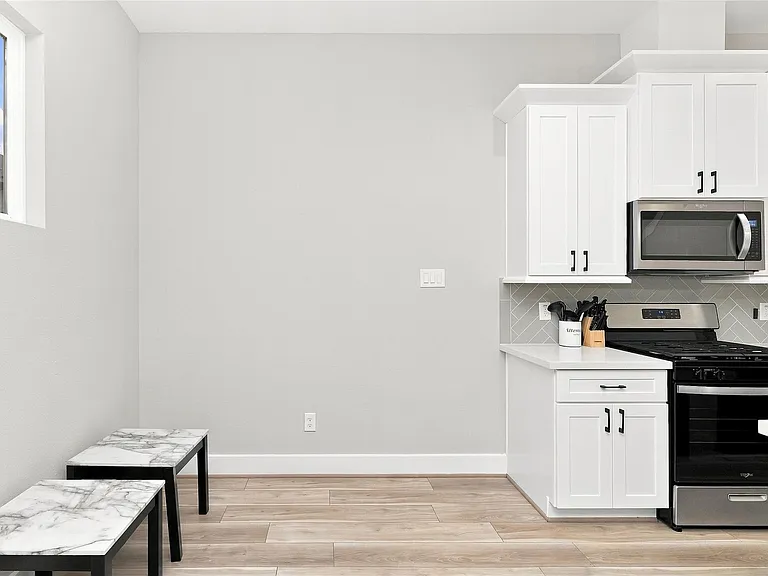 8324 Curry Rd — Photo 5