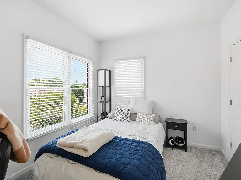 1358 S Carolina Ave SE — Photo 25