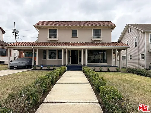 2142 S Victoria Ave Photo 1