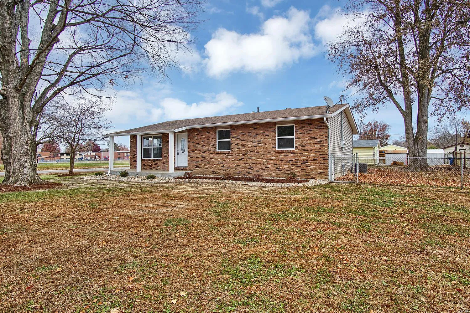 127 Abbott St photo 1