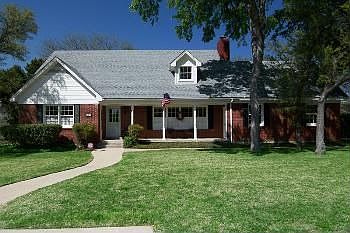 1st image of 101 Oakmont Cir