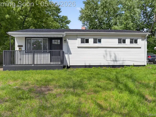 6193 Natchez Dr, Mount Morris, MI 48458