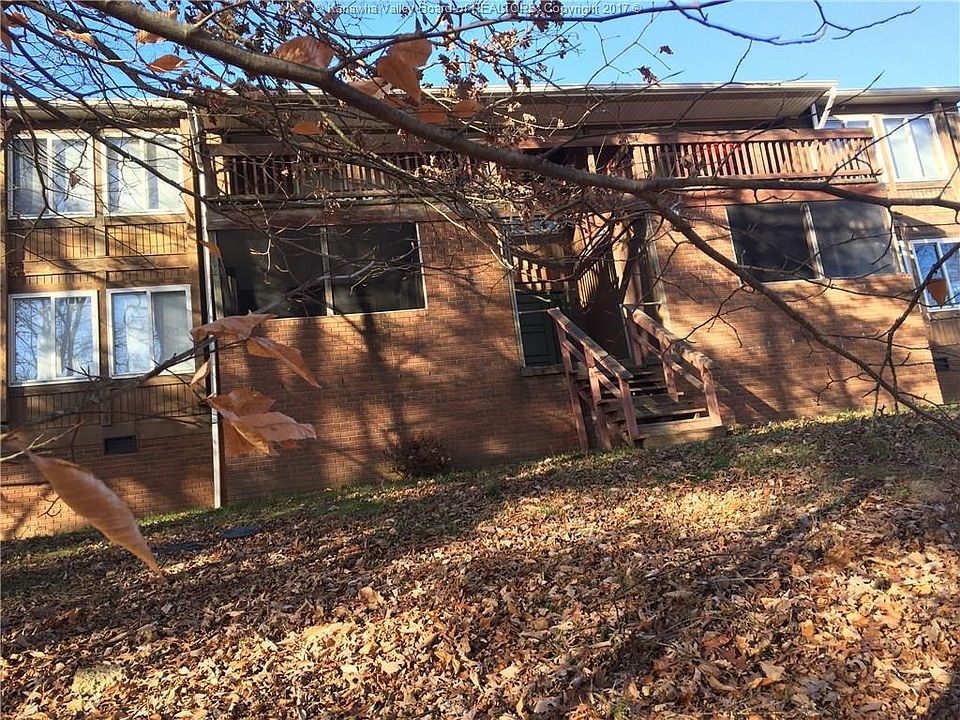 2nd image of 1685 Loop Rd