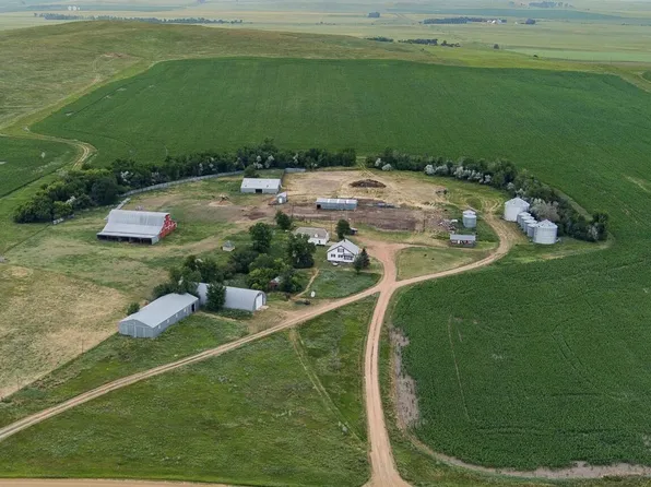 7415 44th St, Hebron, ND 58638