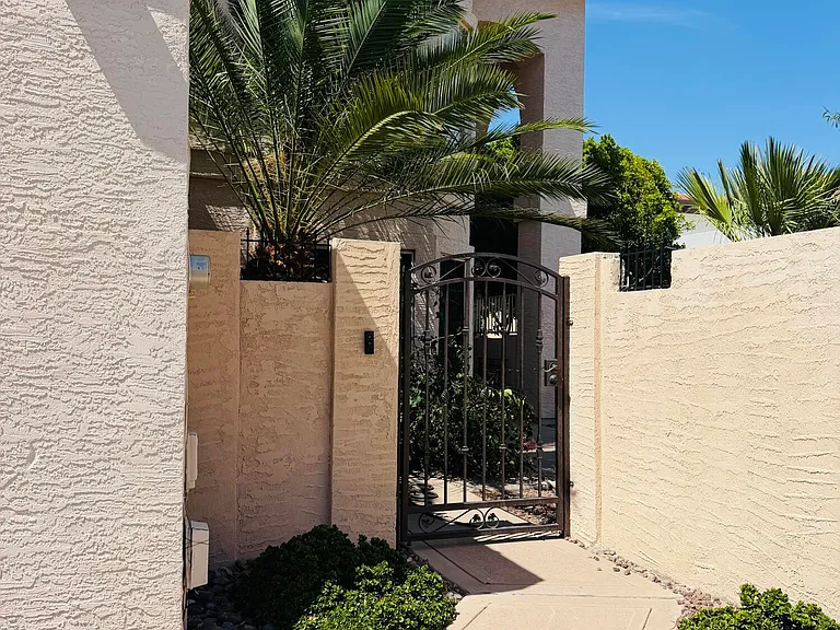 3822 E Wildwood Dr — Photo 3