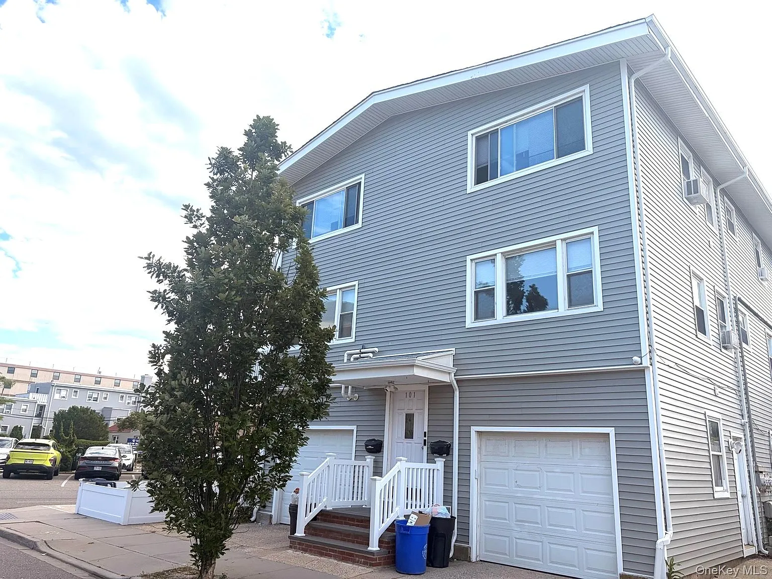 2 bed, 2.0 bath, 1300 sqft, $3,695 — Photo 3