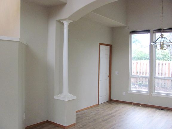 Formal Dining Room/Lving Room