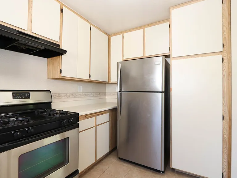24210 Sylvan Glen Rd #F — Photo 9