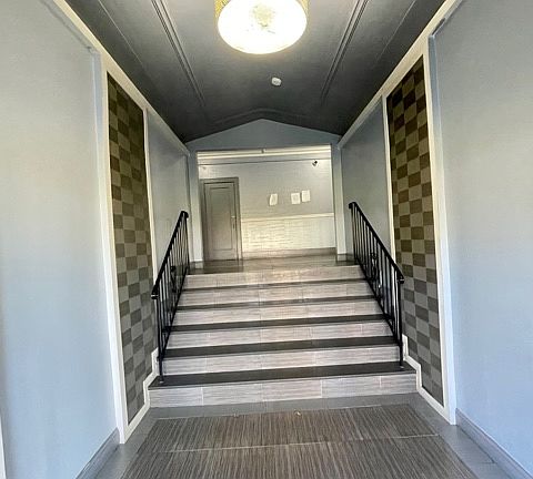 2nd image of 530 Vine St APT C8