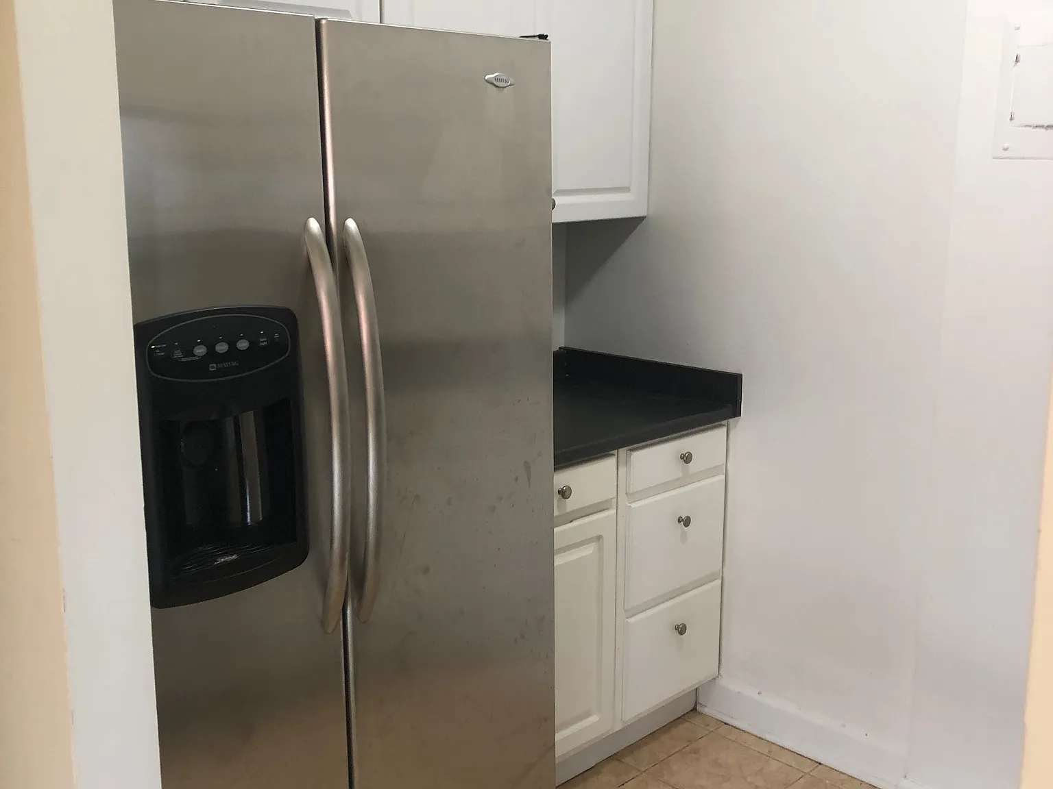 2 bed, 884 sqft, $3,000 — Photo 3