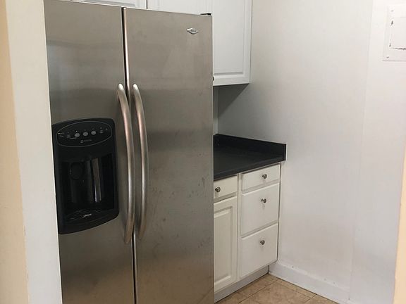 3rd image of 1011 Arlington Blvd APT 906