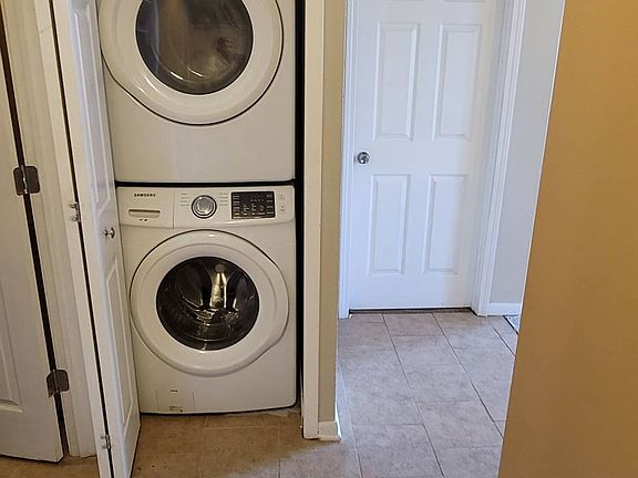 3rd image of 9937 S Cicero Ave APT 101