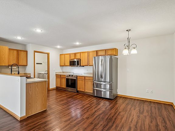 5th image of 547 SW 46th St
