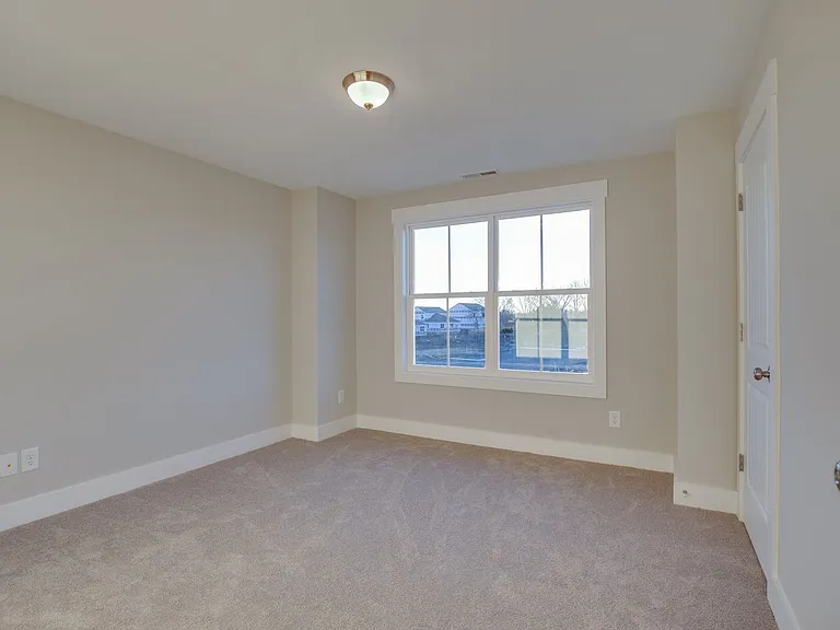 405 Harper Lndg — Photo 12