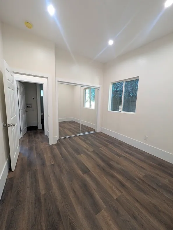 1 bed, 550 sqft, $1,900 — Photo 2