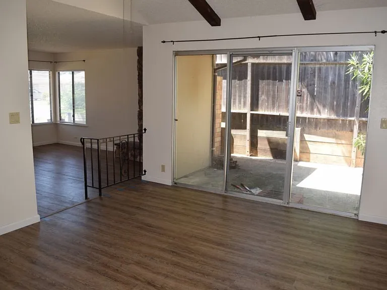 6051 Roloff Way — Photo 6