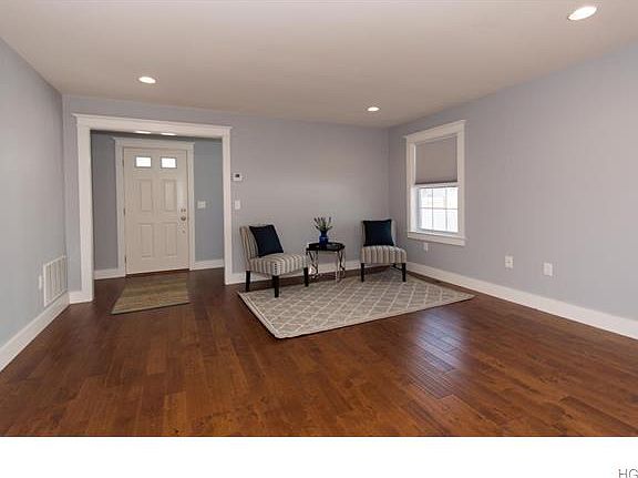 5th image of 62 Alder St