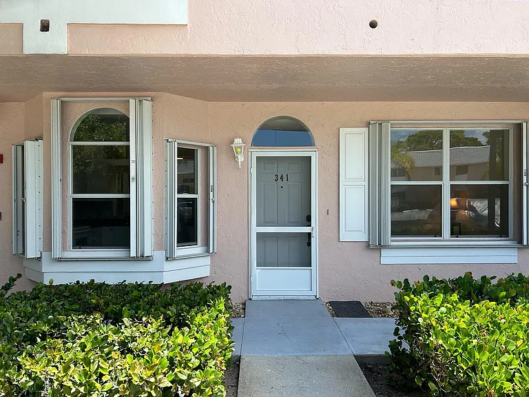 18081 SE Country Club Dr #341 — Photo 3