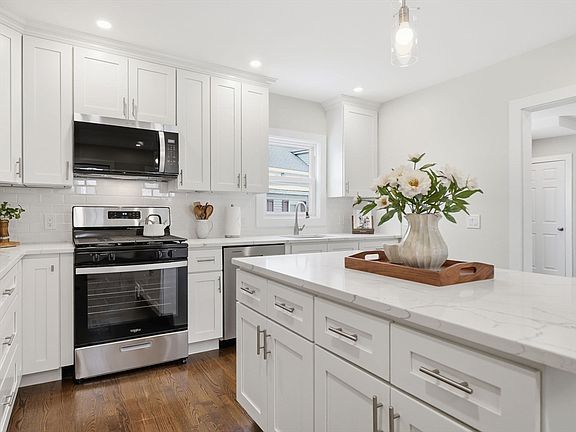 4th image of 37 Stavely St
