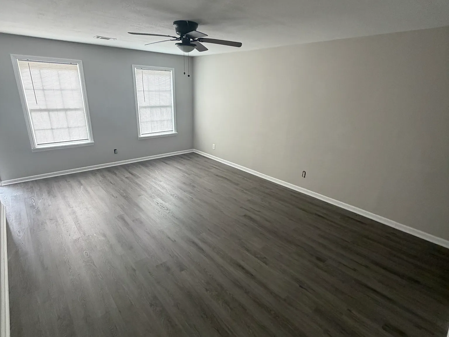 2 bed, 1.5 bath, 1120 sqft, $1,400 — Photo 3