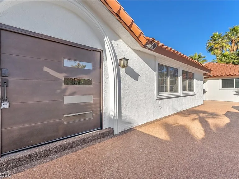 2868 Vista Del Sol Ave — Photo 7