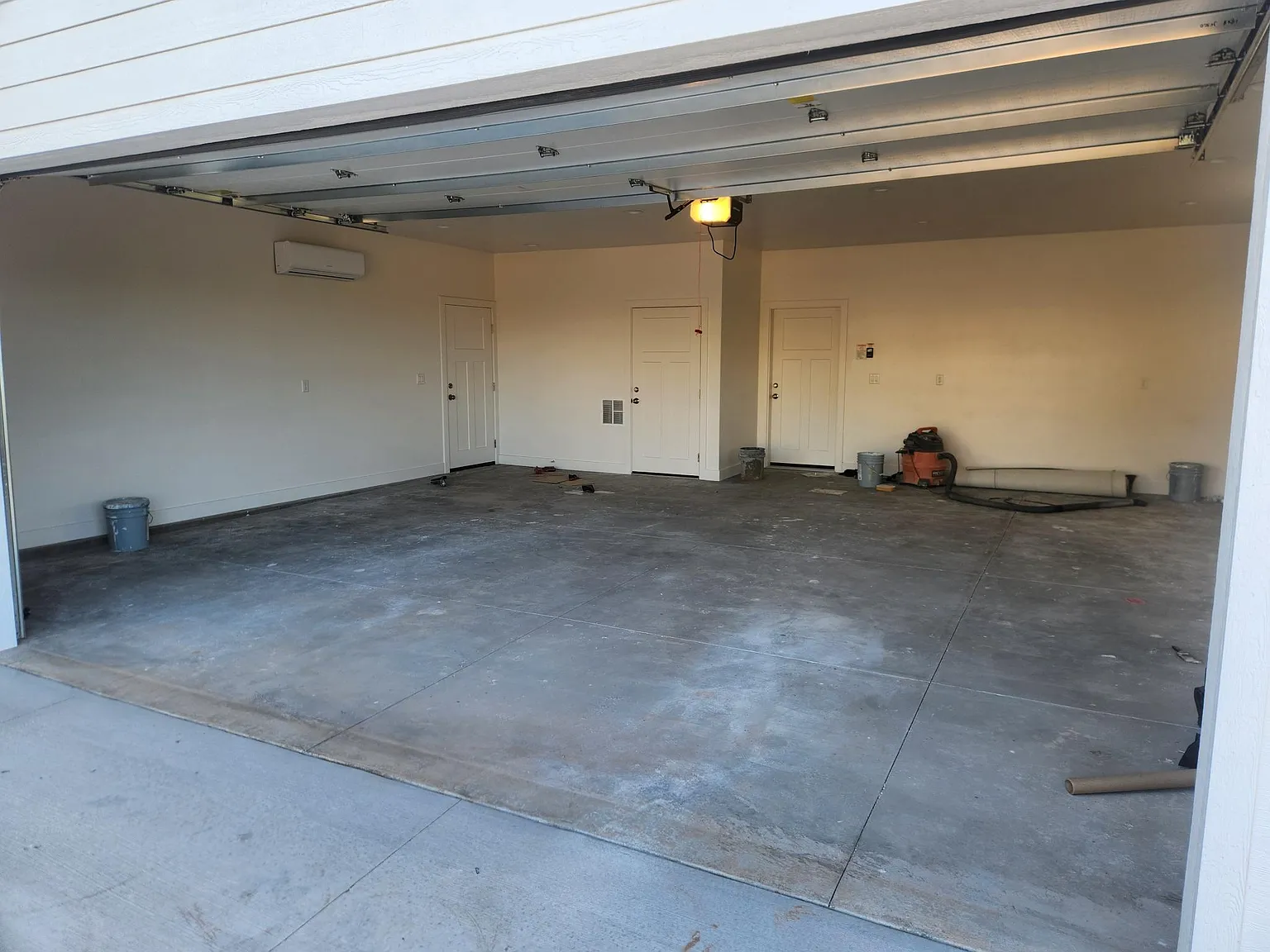4 bed, 1922 sqft, $2,200 — Photo 4