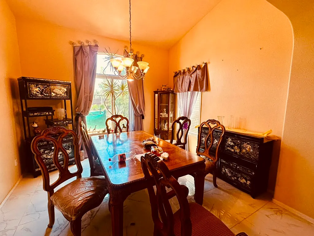 4 bed, 2199 sqft, $3,500 — Photo 4