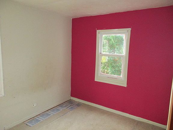 4th image of 1503 N Pleasant Dr