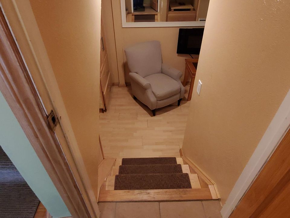 1st image of 1011 Pennsylvania St APT E