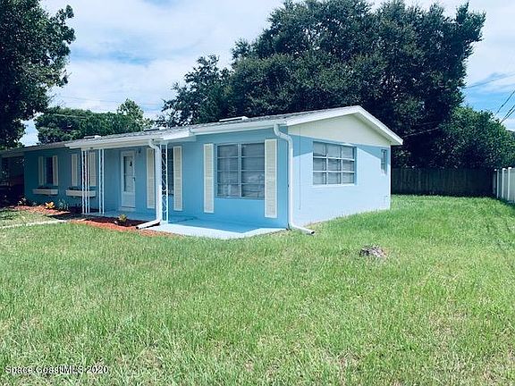 2nd image of 1483 E Lombardy Dr
