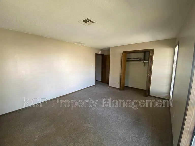4914 S South Cir #U — Photo 13