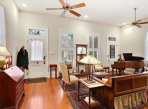 5th image of 561 Joseph St